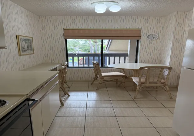 Listing Photo 5 - Condo for sale in building located at 10107 Mangrove Dr, Boynton Beach, FL 33437