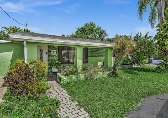 Photo 1 of Single family home for sale at 2131 Acapulco Dr, Miramar, FL 33023 | MLS# B26054647 | Listing updated on 2026-09-14