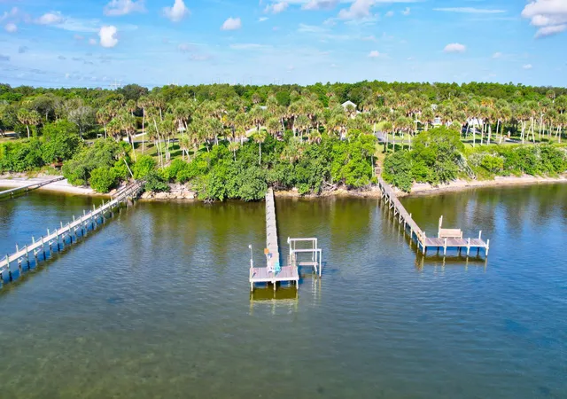 Photo 1 of Single family home for sale at 7501 S Indian River Dr, Fort Pierce, FL 34982 | MLS# B26054653 | Listing updated on 2026-09-30