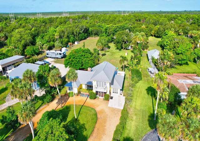 Photo 3 of Single family home for sale at 7501 S Indian River Dr, Fort Pierce, FL 34982 | MLS# B26054653 | Listing updated on 2026-09-30