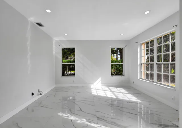 Photo 4 of Single family home for sale at 7555 Cedar Hurst Ct, Lake Worth, FL 33467 | MLS# B26054688 | Listing updated on 2026-09-16