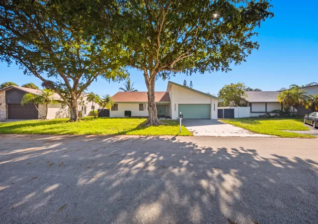 Photo 1 of Single family home for sale at 8114 Nutmeg Way, Tamarac, FL 33321 | MLS# B26054763 | Listing updated on 2026-10-04