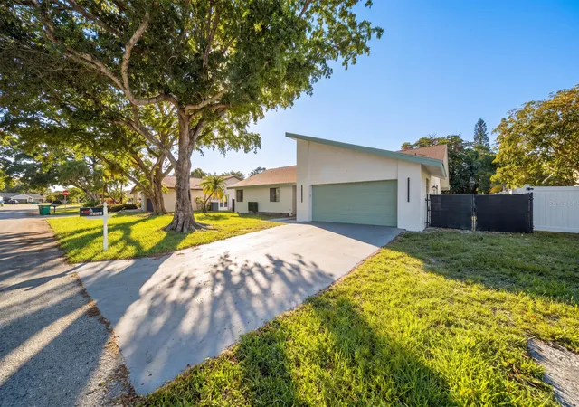 Photo 2 of Single family home for sale at 8114 Nutmeg Way, Tamarac, FL 33321 | MLS# B26054763 | Listing updated on 2026-10-04