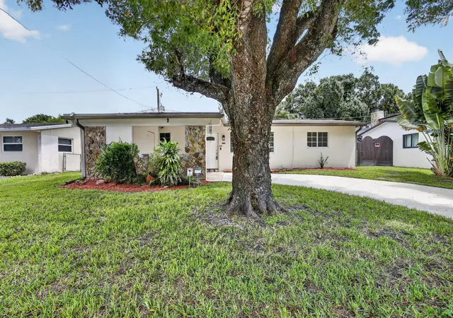 Photo 2 of Single family home for sale at 7231 Freedom St, Hollywood, FL 33024 | MLS# B26054906 | Listing updated on 2026-09-23