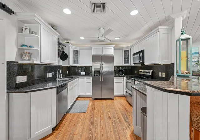Photo 4 of Single family home for sale at 4911 NE 25th Avenue, Lighthouse Point, FL 33064 | MLS# B26055012 | Listing updated on 2026-09-14