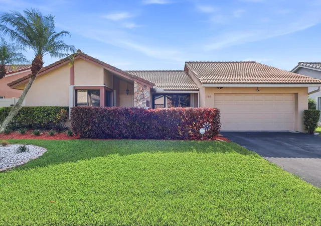 Photo 1 of Single family home for sale at 700 Nw 102nd Way, Plantation, FL 33324 | MLS# B26055278 | Listing updated on 2026-09-13