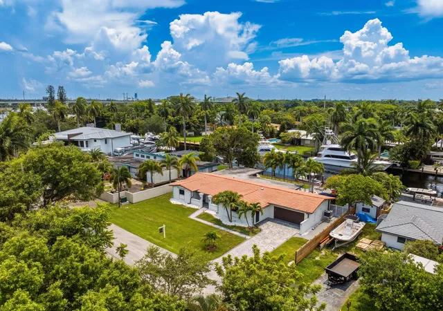 Photo 3 of Single family home for sale at 2587 SW 30th Avenue, Fort Lauderdale, FL 33312 | MLS# B26055327 | Listing updated on 2026-09-13