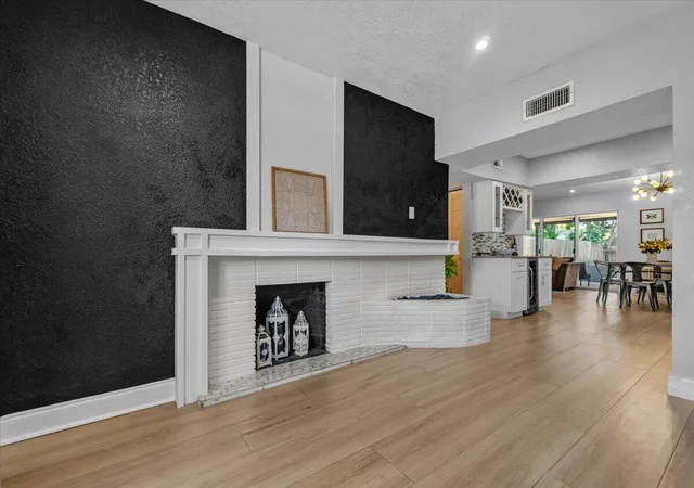 Photo 4 of Single family home for sale at 1560 NE 32nd Street, Oakland Park, FL 33334 | MLS# B26055341 | Listing updated on 2026-09-13