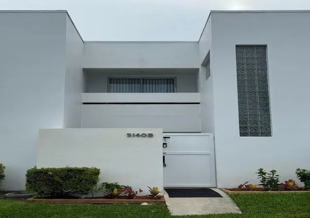 Photo 3 of Townhouse for sale at 5140 Elmhurst Rd #B, West Palm Beach, FL 33417 | MLS# B26055499 | Listing updated on 2026-09-15