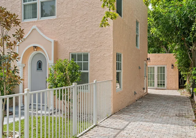 Photo 3 of Single family home for sale at 820 29th Street, West Palm Beach, FL 33407 | MLS# B26055518 | Listing updated on 2026-09-23