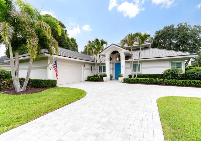 Photo 2 of Single family home for sale at 6385 Se Baltusrol Ter, Stuart, FL 34997 | MLS# B26055577 | Listing updated on 2026-09-13