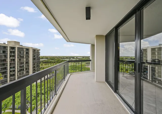 Photo 3 of Condo for sale at 2425 Presidential Way #1006, West Palm Beach, FL 33401 | MLS# B26055692 | Listing updated on 2026-09-15