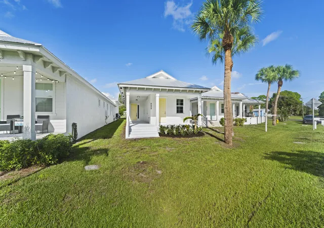 Photo 2 of Single family home for sale at 4984 Se Railway Ave, Stuart, FL 34997 | MLS# B26056006 | Listing updated on 2026-09-29
