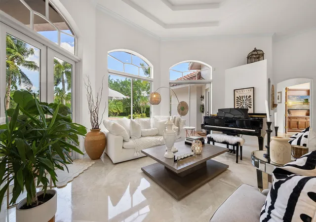 Photo 3 of Sale Pending at 2480 Poinciana Ln, Weston, FL 33327 | MLS# B26056013 | Listing updated on 2026-09-14