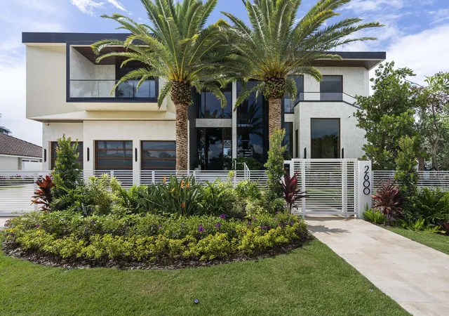 Photo 3 of Single family home for sale at 2600 NE 24th Street, Lighthouse Point, FL 33064 | MLS# B26056067 | Listing updated on 2026-09-13
