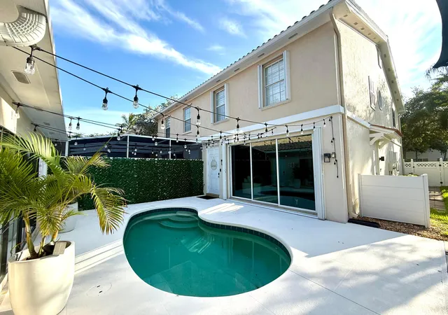Photo 3 of Townhouse for sale at 4122 Parkside Dr, Jupiter, FL 33458 | MLS# B26056068 | Listing updated on 2026-09-14
