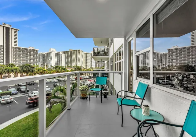 Photo 3 of Sale Pending at 3300 Ne 36th Street #312A, Fort Lauderdale, FL 33308 | MLS# B26056219 | Listing updated on 2026-09-16
