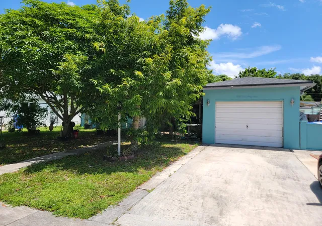 Photo 3 of Single family home for sale at 5165 SW 10th Court, Margate, FL 33068 | MLS# B26056359 | Listing updated on 2026-10-01