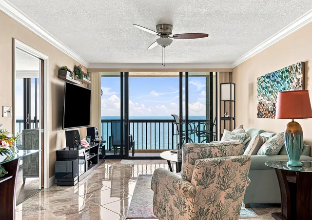 Listing Photo 4 - Condo for sale in building located at 9550 S Ocean Dr, Jensen Beach, FL 34957 - Unit #1702