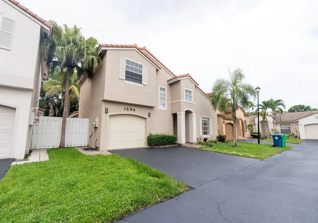 Photo 2 of Single family home for sale at 1284 Nw 125th Terrace, Sunrise, FL 33323 | MLS# B26056552 | Listing updated on 2026-09-14