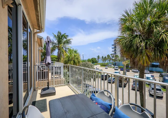 Photo 4 of Townhouse for sale at 836 SE 20th Avenue, Deerfield Beach, FL 33441 | MLS# B26056581 | Listing updated on 2026-09-13
