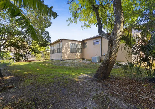 Photo 27 of Single family home for sale at 110 SW 12th Avenue, South Bay, FL 33493 | MLS# B26056845 | Listing updated on 2026-09-24