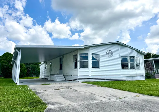 Manufactured home for sale at 1601 US Hwy 441 SE #34, Okeechobee, FL 34974 | MLS# B26057046
