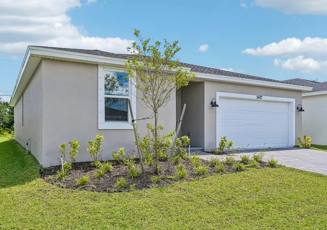 Photo 3 of Sale Pending at 5437 Hampton Park Cir, Vero Beach, FL 32966 | MLS# B26057226 | Listing updated on 2026-09-17