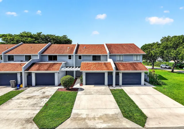 Photo 3 of Townhouse for sale at 1633 Woodbridge Lakes Cir #1633, West Palm Beach, FL 33406 | MLS# B26057279 | Listing updated on 2026-10-02