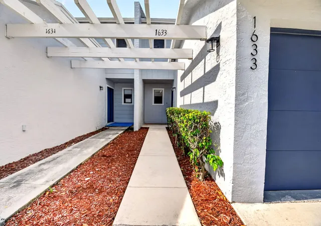 Photo 3 of Townhouse for sale at 1633 Woodbridge Lakes Cir #1633, West Palm Beach, FL 33406 | MLS# B26057279 | Listing updated on 2026-10-02