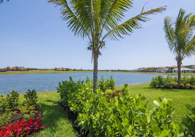 Photo 2 of Sale Pending at 713 Se Fascino Cir, Port Saint Lucie, FL 34984 | MLS# B26057305 | Listing updated on 2026-09-15