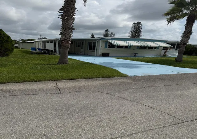 Photo 2 of Manufactured home for sale at 29 Golf Dr, Port Saint Lucie, FL 34952 | MLS# B26057446 | Listing updated on 2026-09-14