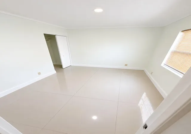 Photo 4 of House for sale at 618 49th Street, West Palm Beach, FL 33407 | MLS# B26057621 | Listing updated on 2026-09-23