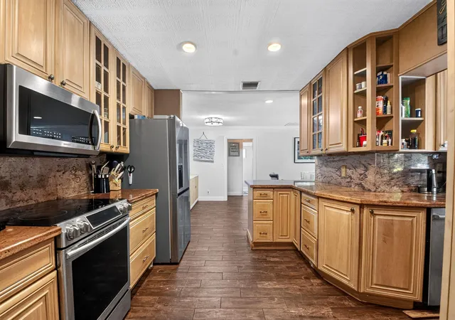 Photo 4 of Single family home for sale at 244 Walton Heath Dr, Lake Worth, FL 33462 | MLS# B26057659 | Listing updated on 2026-09-14