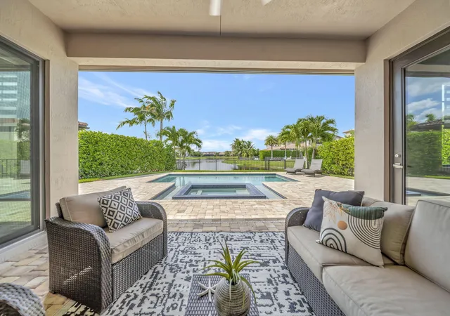 Photo 1 of Single family home for sale at 11146 Meridian Dr N, Parkland, FL 33076 | MLS# B26057764 | Listing updated on 2026-09-23