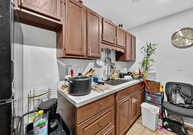 Photo 4 of House for sale at 646 NE 38th Street, Oakland Park, FL 33334 | MLS# B26057799 | Listing updated on 2026-09-14
