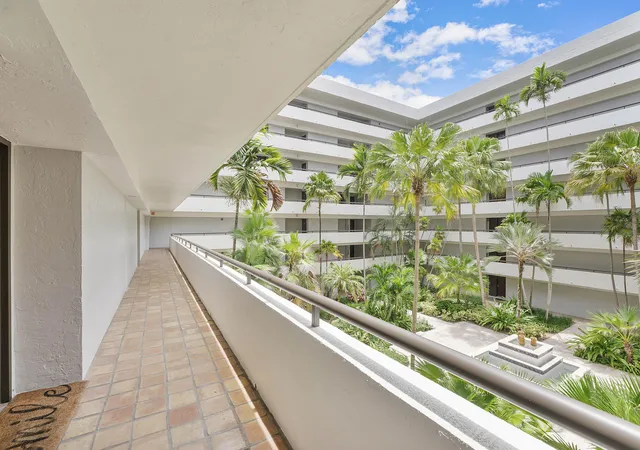Listing Photo 1 - Condo for sale in building located at 23200 Camino Del Mar, Boca Raton, FL 33433 - Unit #302