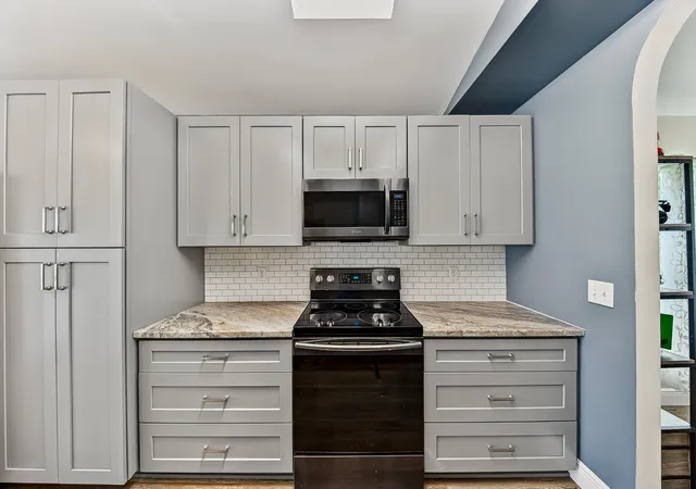 Photo 3 of Single family home for sale at 126 Hammocks Dr, Greenacres, FL 33413 | MLS# B26058005 | Listing updated on 2026-10-02