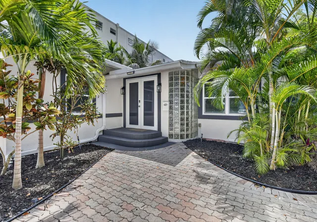Photo 2 of Single family home for sale at 615 Ne 13th Avenue, Fort Lauderdale, FL 33304 | MLS# B26058029 | Listing updated on 2026-09-28