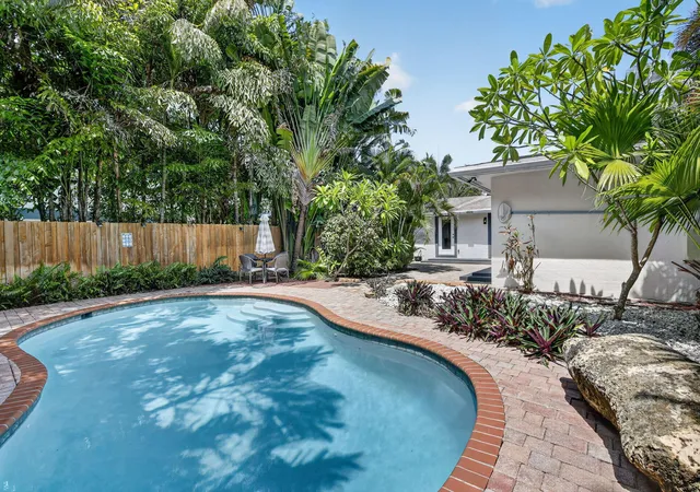 Photo 3 of Single family home for sale at 615 Ne 13th Avenue, Fort Lauderdale, FL 33304 | MLS# B26058029 | Listing updated on 2026-09-28