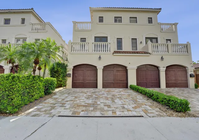 Photo 2 of Townhouse for sale at 210 Hendricks Isle, Fort Lauderdale, FL 33301 | MLS# B26058425 | Listing updated on 2026-09-13