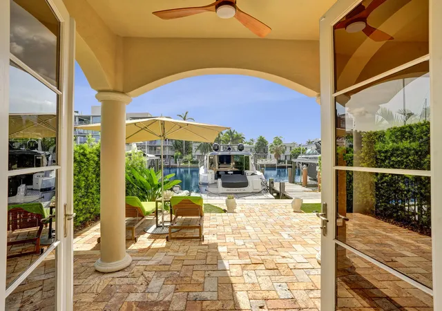 Photo 3 of Townhouse for sale at 210 Hendricks Isle, Fort Lauderdale, FL 33301 | MLS# B26058425 | Listing updated on 2026-09-13