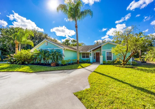 Photo 1 of Single family home for sale at 2232 Sw Racquet Clb Dr, Palm City, FL 34990 | MLS# B26058431 | Listing updated on 2026-09-14