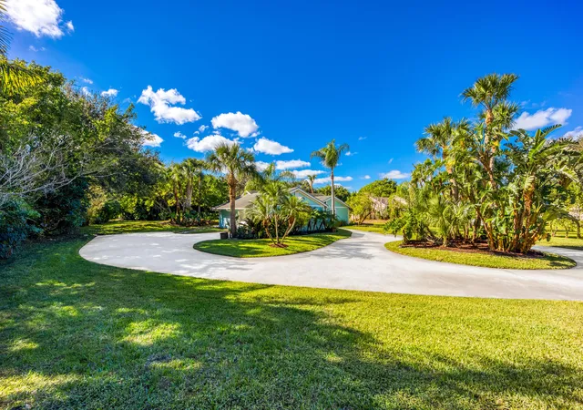 Photo 3 of Single family home for sale at 2232 SW Racquet Clb Dr, Palm City, FL 34990 | MLS# B26058431 | Listing updated on 2026-09-14
