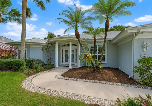 Photo 2 of Sale Pending at 2108 Sw Oakwater Point, Palm City, FL 34990 | MLS# B26058559 | Listing updated on 2026-10-07