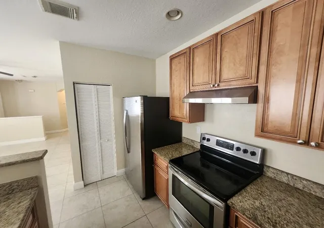 Photo 3 of Townhouse for sale at 3189 Laurel Ridge Cir, Riviera Beach, FL 33404 | MLS# B26058704 | Listing updated on 2026-09-24