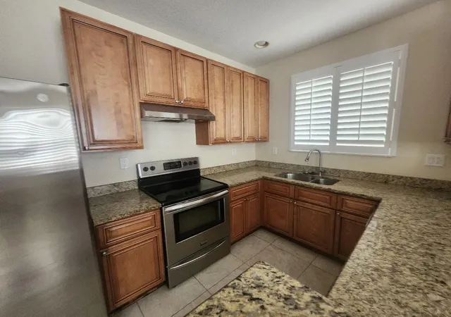 Photo 4 of Townhouse for sale at 3189 Laurel Ridge Cir, Riviera Beach, FL 33404 | MLS# B26058704 | Listing updated on 2026-09-24