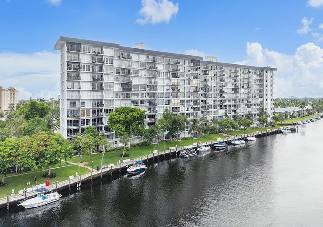 Photo 2 of Sale Pending at 801 S Federal Hwy #1004, Pompano Beach, FL 33062 | MLS# B26059192 | Listing updated on 2026-09-30
