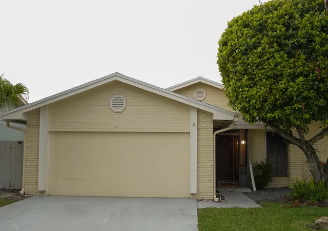 Photo 1 of Single family home for sale at 3 Hammond Pl, Boynton Beach, FL 33426 | MLS# B26059220 | Listing updated on 2026-09-14