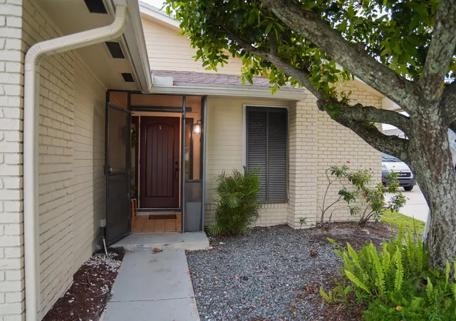 Photo 2 of Single family home for sale at 3 Hammond Pl, Boynton Beach, FL 33426 | MLS# B26059220 | Listing updated on 2026-09-14